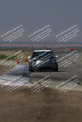 media/Sep-20-2025-Extreme Speed (Sat) [[1fcc23683c]]/Orange (Mid Intermediate)/Session 2 (Sunrise)/